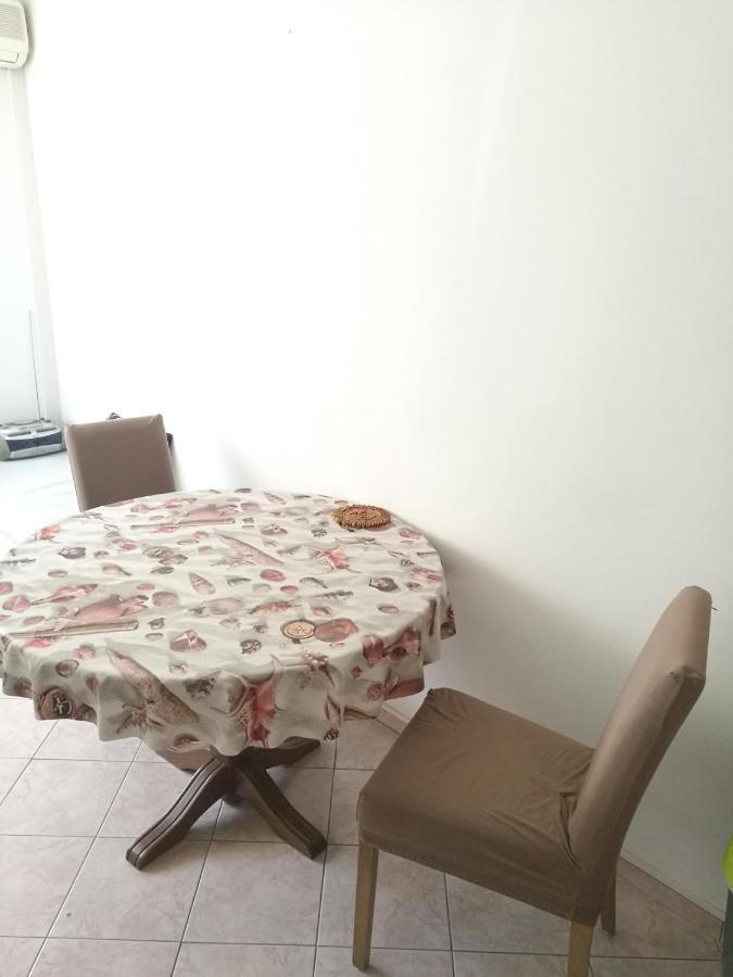 Nice And Cozy Two Single Bed Room สปลิท ภายนอก รูปภาพ