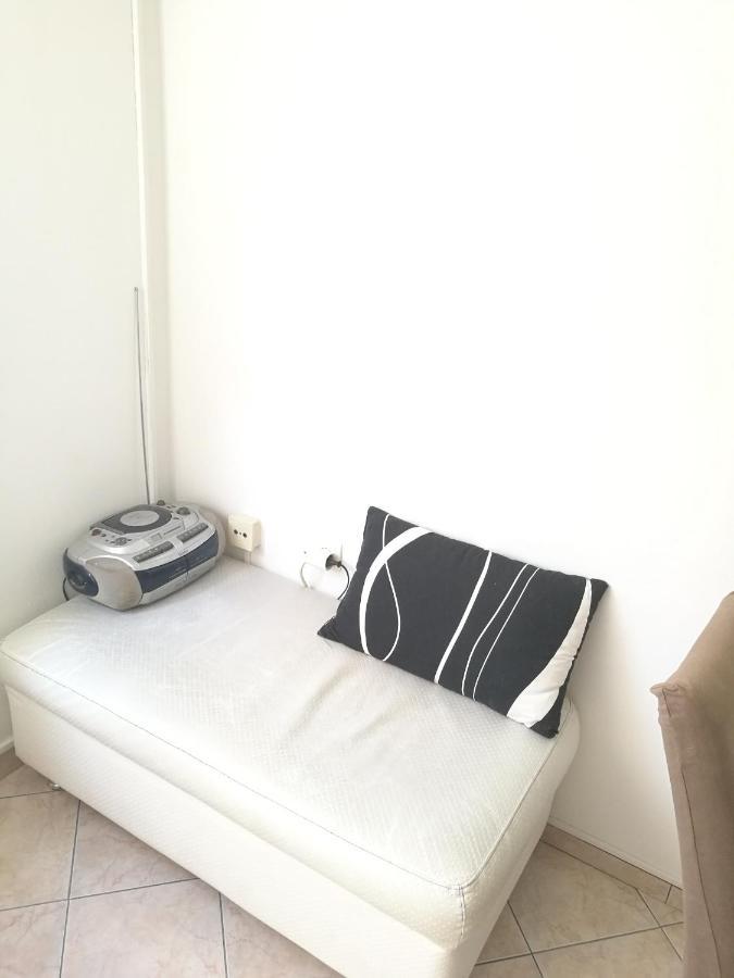 Nice And Cozy Two Single Bed Room สปลิท ภายนอก รูปภาพ
