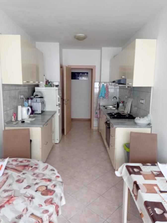 Nice And Cozy Two Single Bed Room สปลิท ภายนอก รูปภาพ